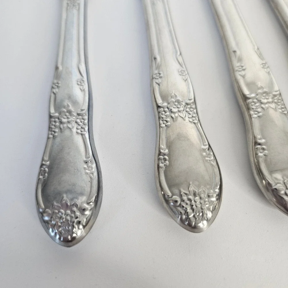 Oneida Fenway Daydream Stainless Steel Dinner Knives 9‎ Inch Silverware Set of 8